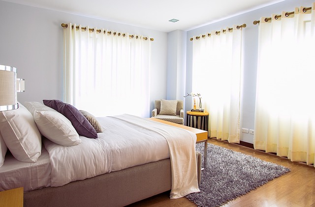 How to Hang Curtains? An Easy Step-by-step Guide