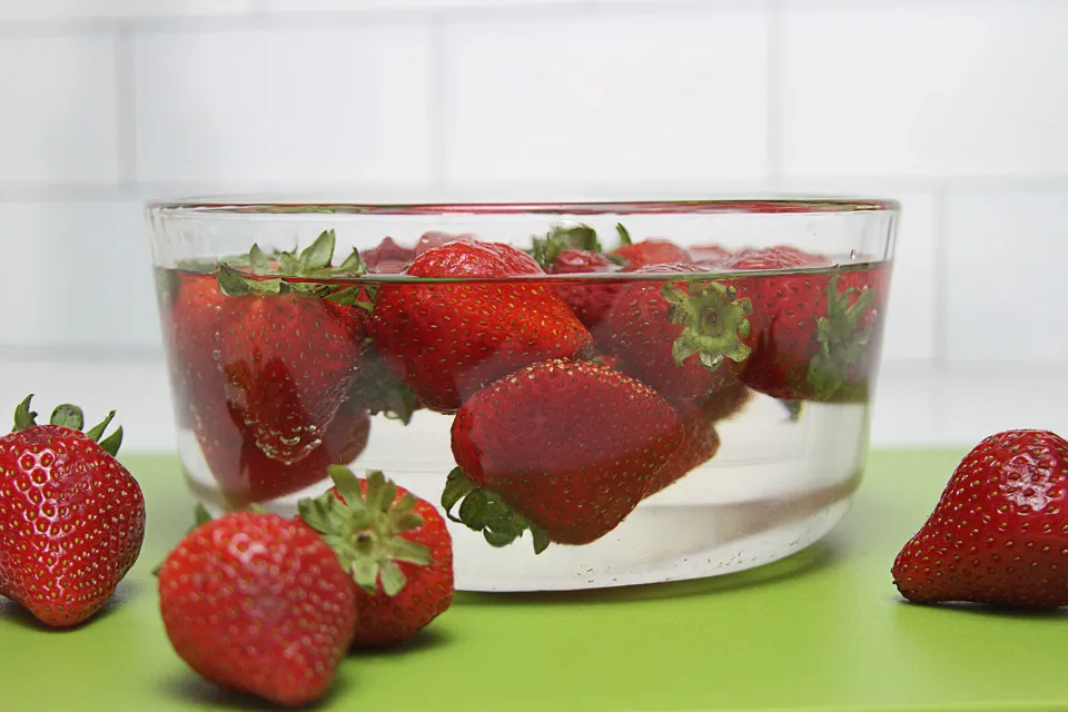 How to Clean Strawberries to Stay Fresh? Tips & Tricks