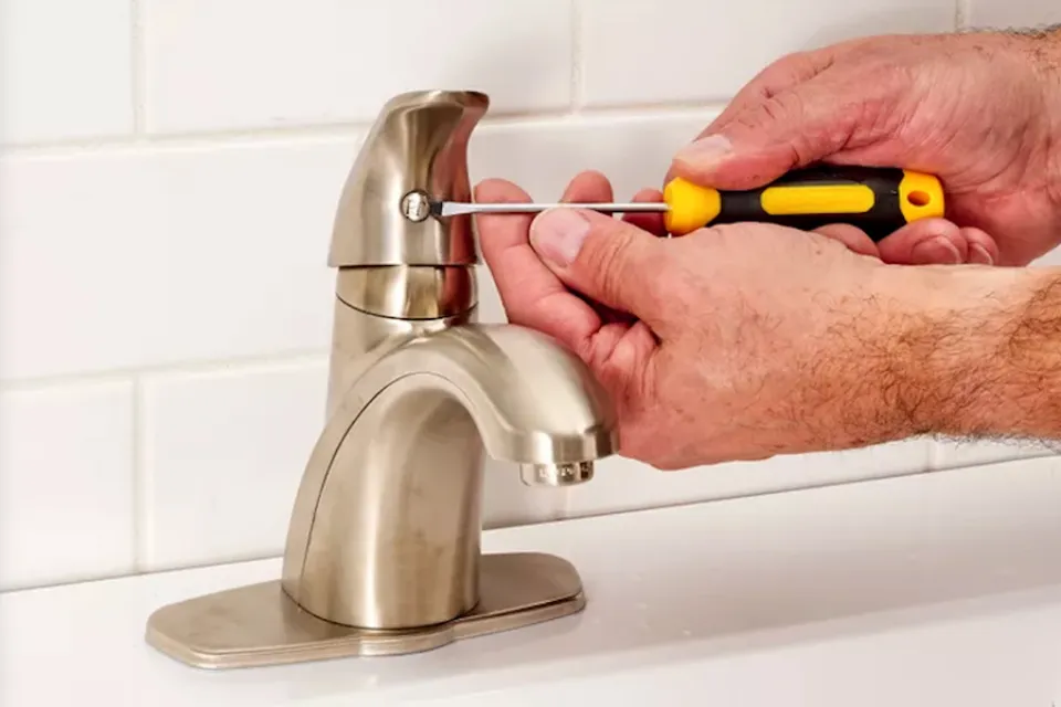 Is Your Ceramic Disc Faucet Leaking? (Here's How To Clean & Fix It!)