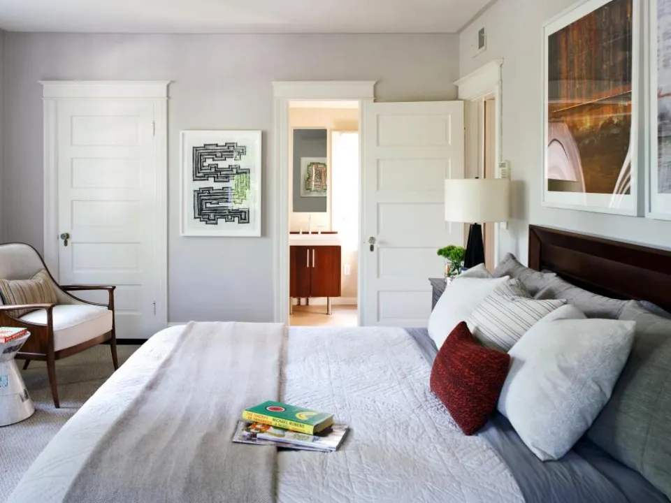 Keep Your Small Bedroom Layout Open