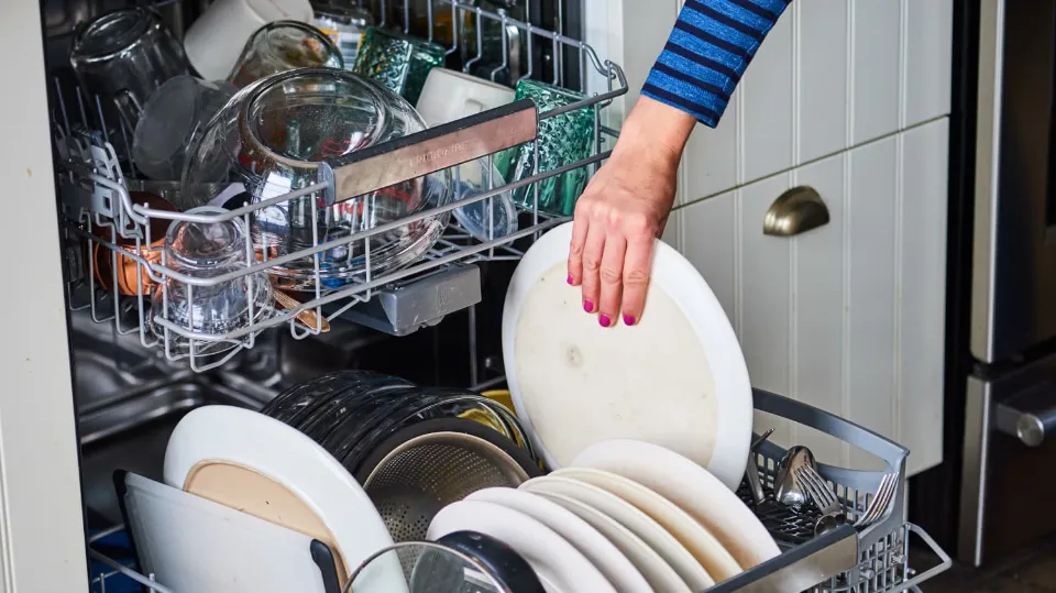 Who Invented the Dishwasher the History of the Dishwasher