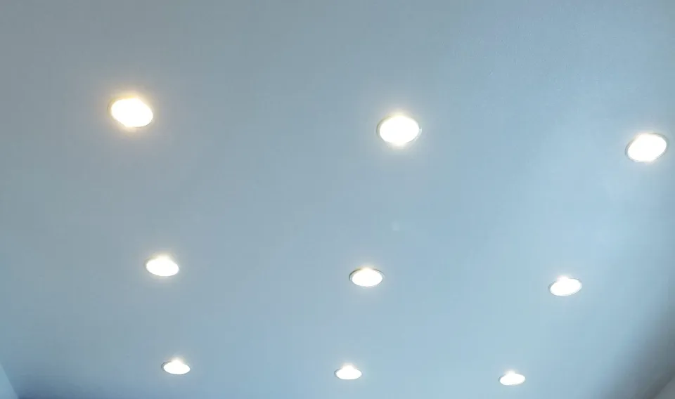How to Remove Ceiling Light Cover No Screws? Step-by-step