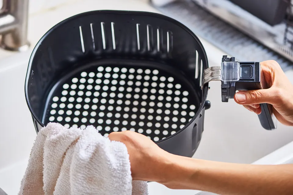 How to Clean An Air Fryer Basket Step-by-step Guide