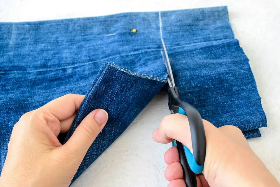 How to Use Hemming Tape? Easy Steps