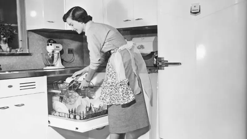 Who Invented the Dishwasher: the History of the Dishwasher