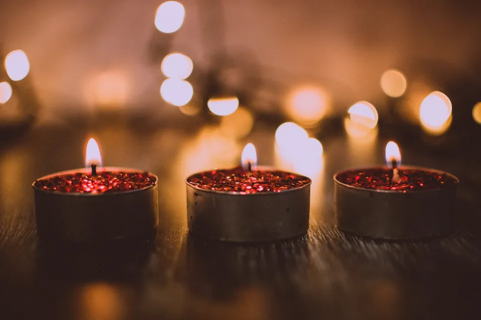 How to Light a Candle? Top Tips 